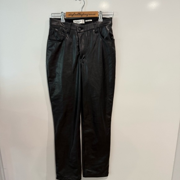 Abercrombie & Fitch Curve Love 90s Straight Vegan Leather Pants - Picture 6 of 9